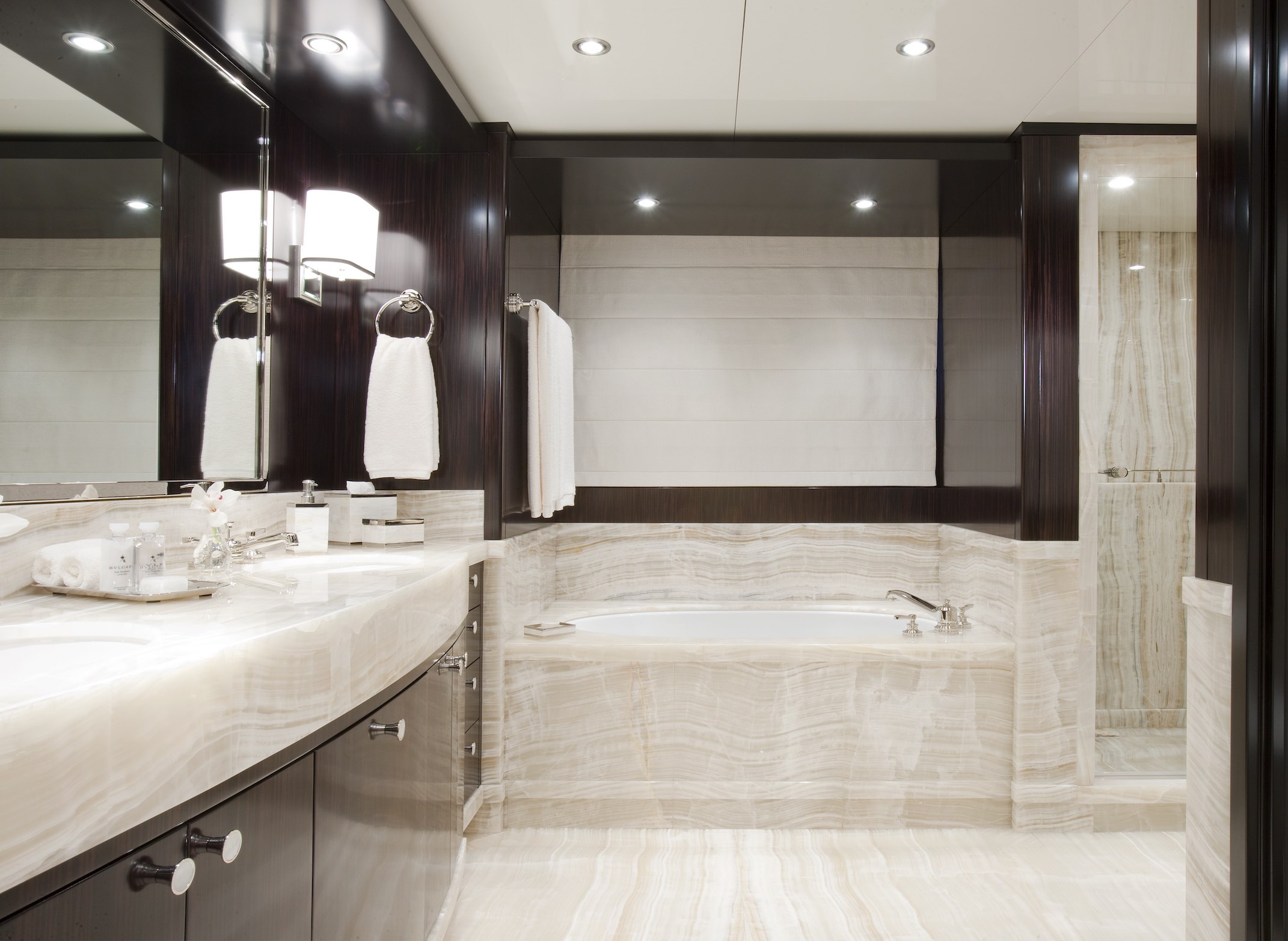 Carpe Diem Luxury Yacht bathroom with rub