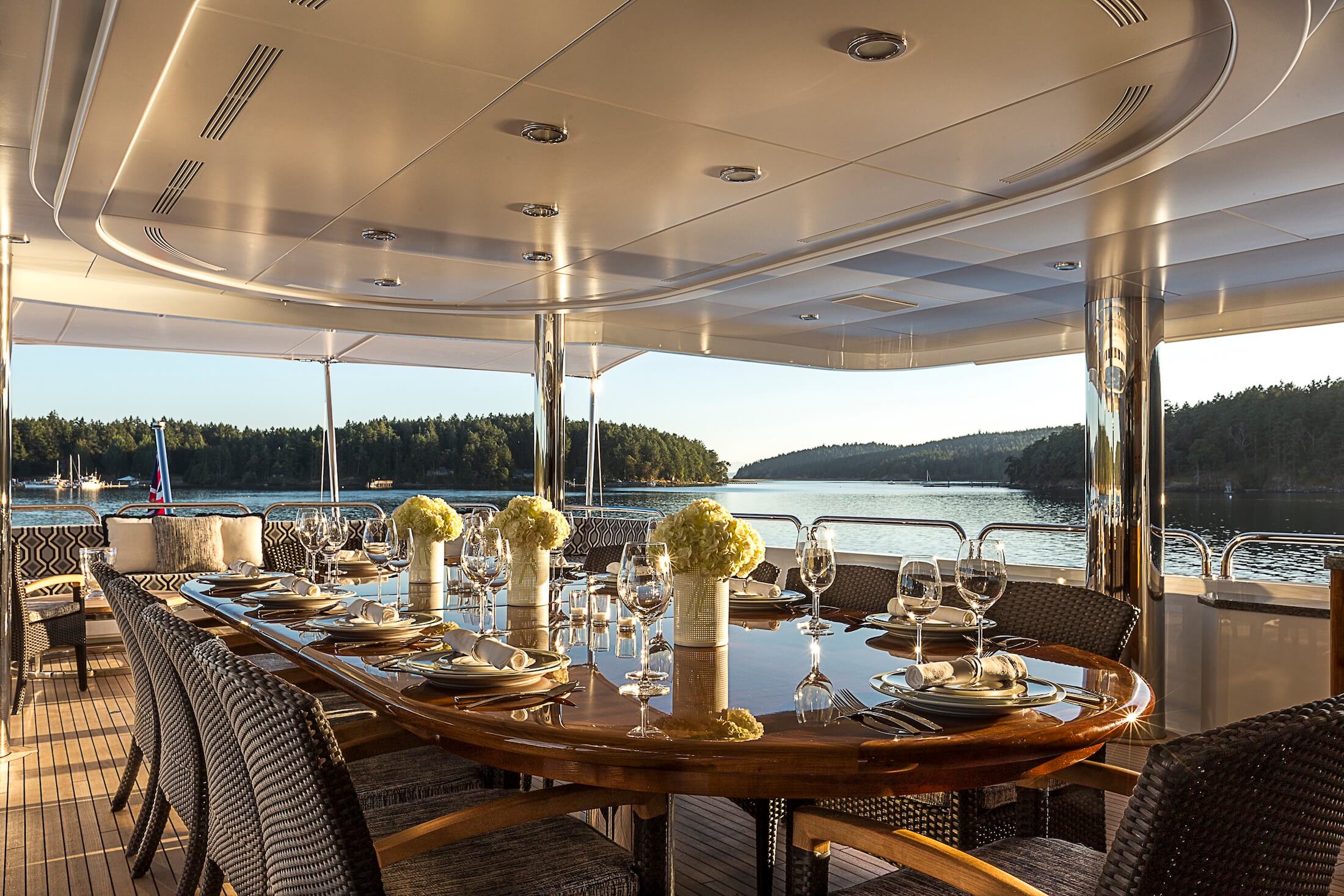 D'Natalin Luxury Yacht exterior dining